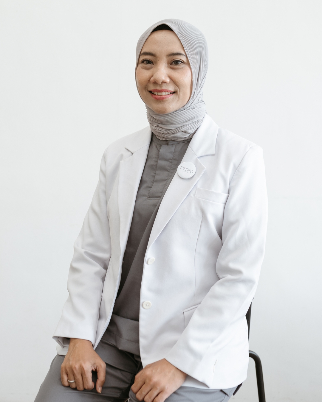 drg. Fairuza Afada, Sp.KG