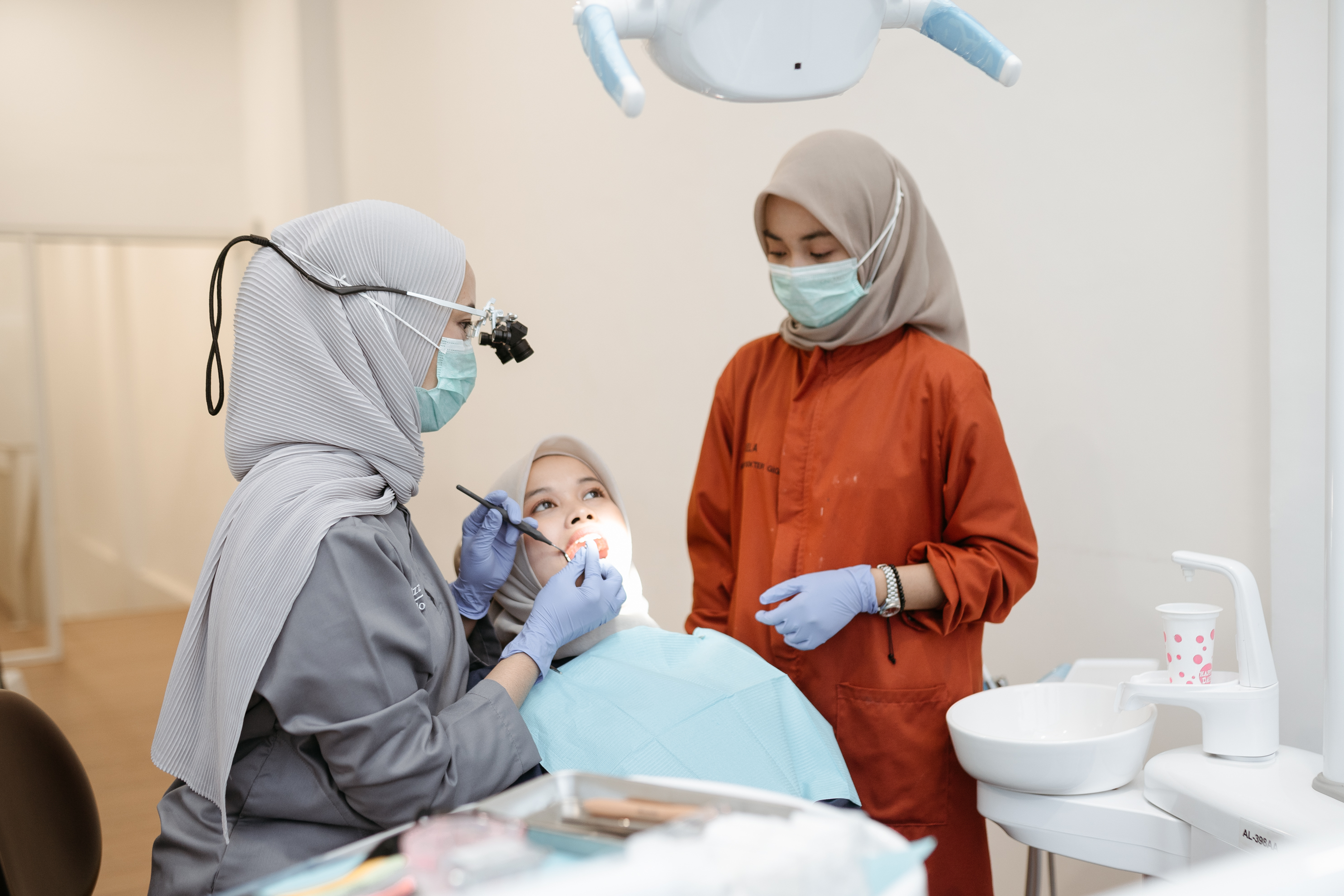 Ruang perawatan gigi INTRO Dental